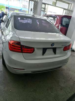 BMW 320i white 🐻‍❄️🤍 image 8