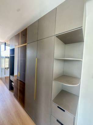 5 Bed Apartment with En Suite in Lavington image 3