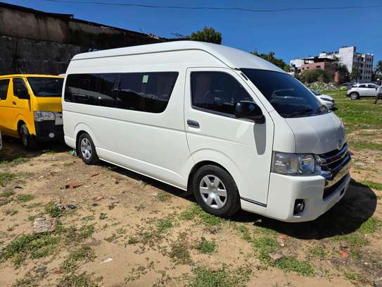 Toyota HiAce image 3