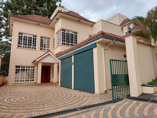 4 Bed Townhouse with En Suite at Kyuna Crescent image 30