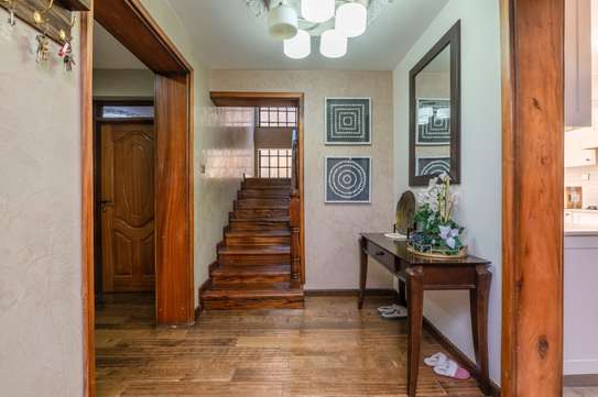 5 Bed Townhouse with En Suite in Langata image 32