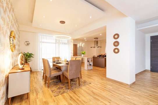 3 Bed Apartment with En Suite at Riverside image 5