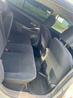 Toyota premio KDH image 3