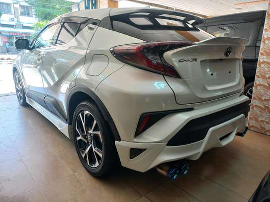 TOYOTA CH-R NEW IMPORT. image 10