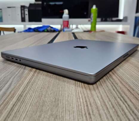 Apple MacBook Pro 16" M1 Pro Late 2021 image 4