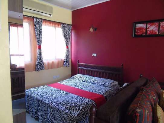 5 Bed Villa with En Suite in Nyali Area image 3