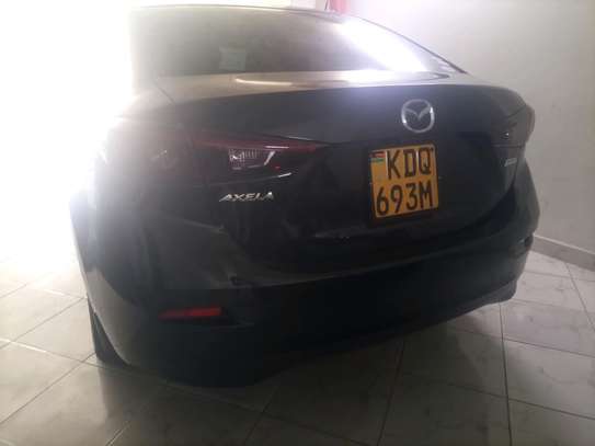 Mazda axela image 3