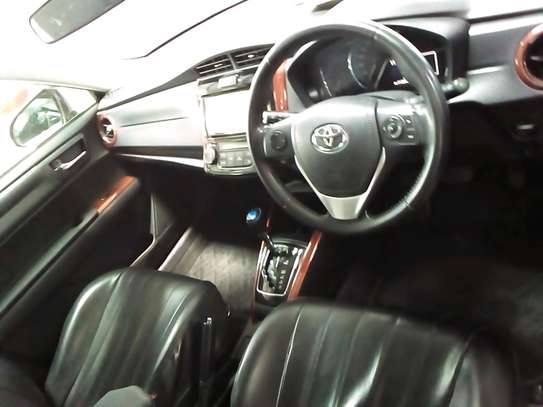 Toyota Fielder hybrid image 4