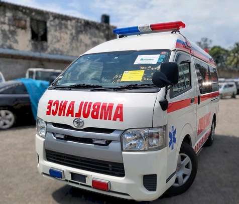 Toyota hiace  ,( ambulance ? image 1