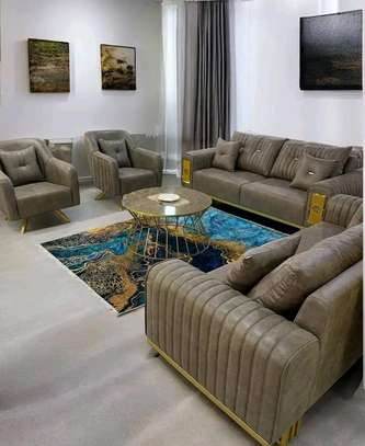 Modern 7 seater image 1