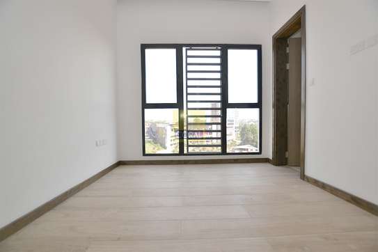 3 Bed Apartment with Swimming Pool in Rosslyn image 17