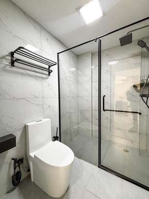 1 Bed Apartment with En Suite in Kilimani image 9