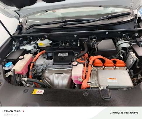 Toyota Harrier hybrid sunroof image 6