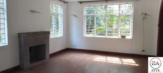 5 Bed House with En Suite at Gigiri image 5