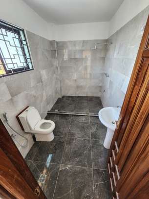 5 Bed Apartment with En Suite at Off Moyne Drive Nyali Beach image 15