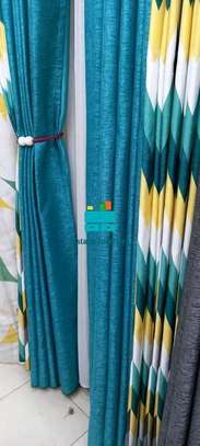 :PLAIN BLUE AND PRINTED CURTAINS image 3