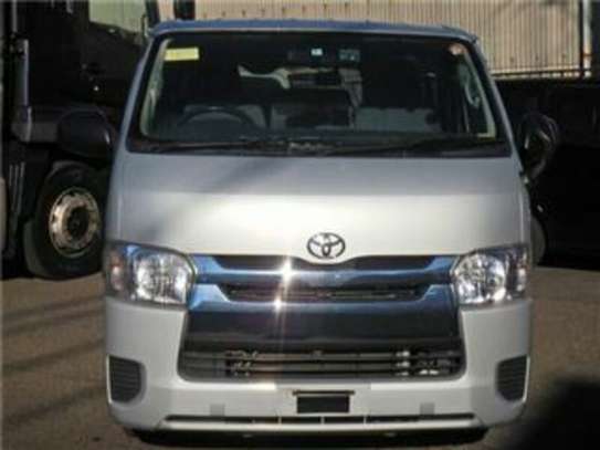 TOYOTA HIACE AUTO DIESEL image 4