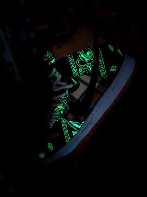 travis scott british khaki glow in the dark