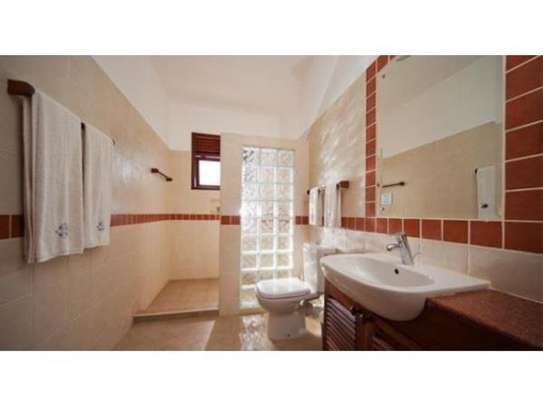 Furnished 2 Bed Apartment with Aircon at Diani Beach image 7