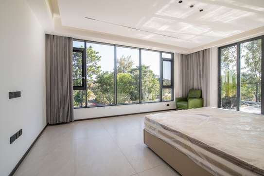 5 Bed Villa with En Suite at Jacaranda Avenue image 5