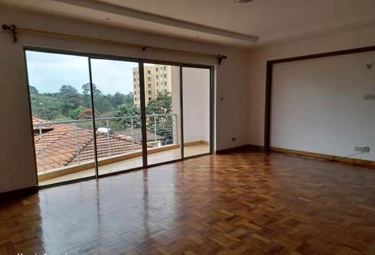 3 bedroom apartment all ensuite with a Dsq image 4