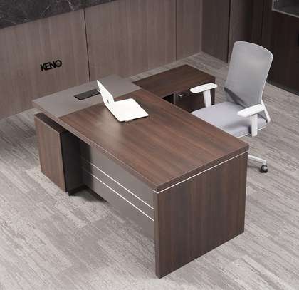 Office Desk: 1.4m Executive Gray Desks image 3