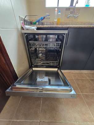 2 Bed Apartment in Ridgeways image 12