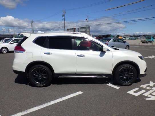 2015 pearl white nissan xtrail image 3