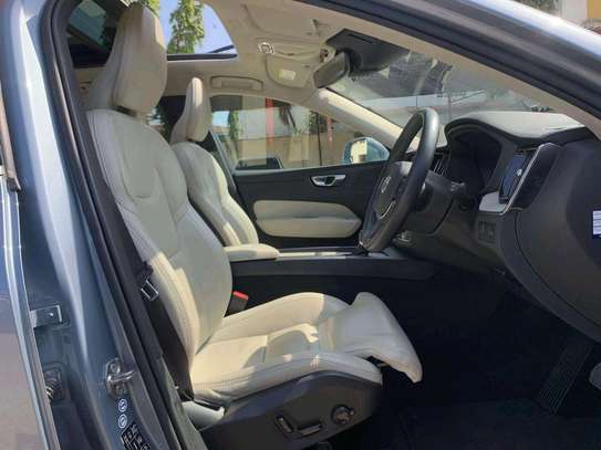Volvo XC60 T5 AWD Blue 2018 image 8