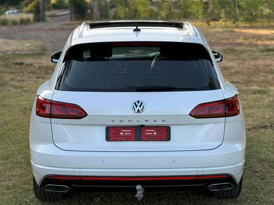 VW TOUAREG R-LINE white color 2018 model image 9