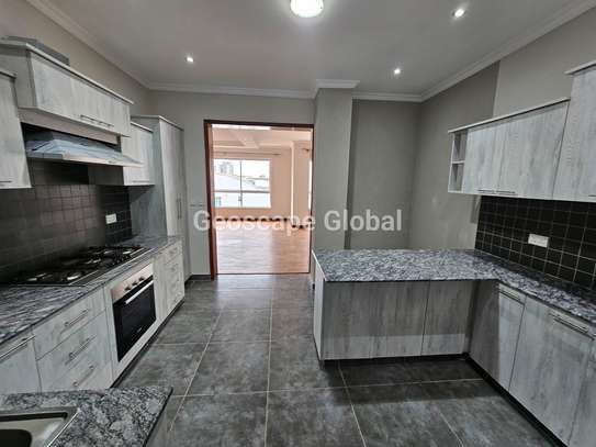 3 Bed Apartment with En Suite in Riverside image 6