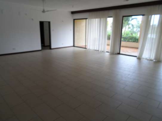 3 bedroom apartment for rent in Nyali Area image 2