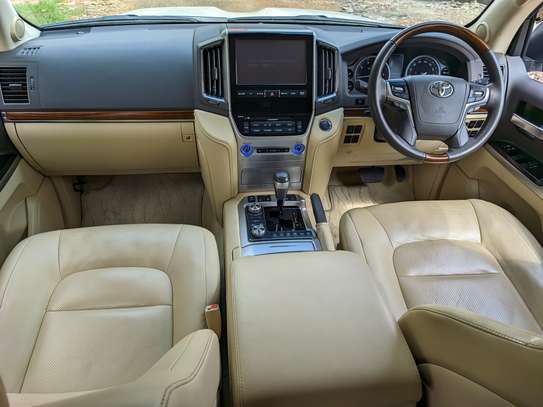 2016 Toyota Landcruiser 200 ZX. Fully loaded. Beige Leather image 5