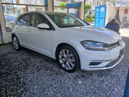 Volkswagen golf TSi white image 5