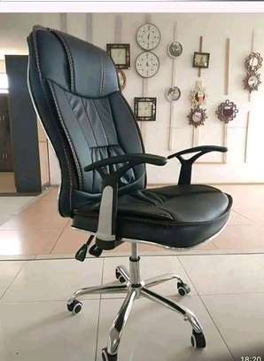 Executive office leather chair image 3