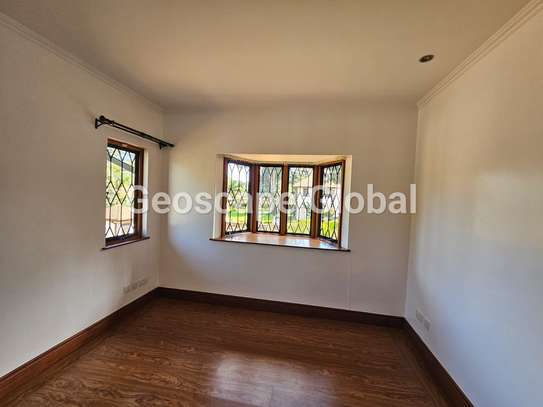 5 Bed House with En Suite in Gigiri image 1
