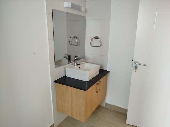 3 Bed Apartment with En Suite in Kilimani image 1