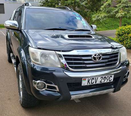 TOYOTA HILUX INVISIBLE IN EXCELLENT CONDITION image 10