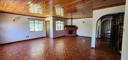 House in Nyari image 26
