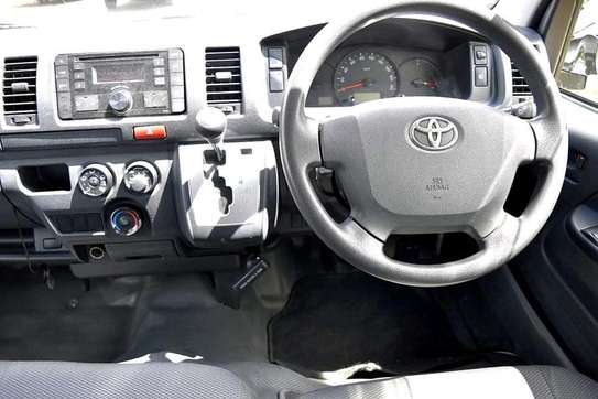 Toyota Hiace 7L image 8