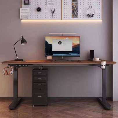 1200mm Electric Height Adjustable Gaming Table image 4