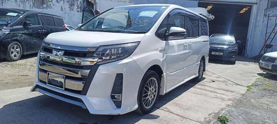 Toyota Noah Hybrid white WXB 2018 image 3