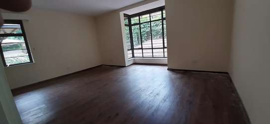 5 Bed Townhouse with En Suite in Rosslyn image 6