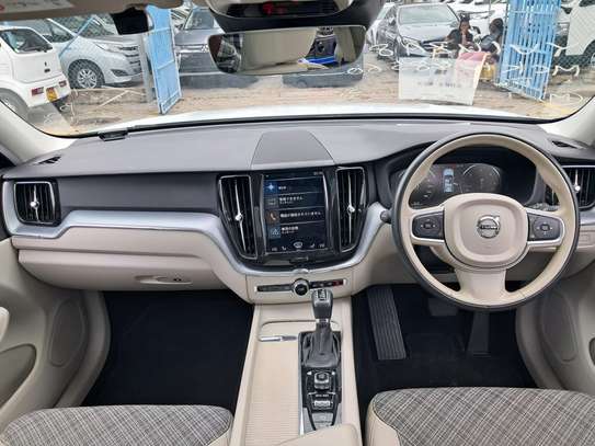 Volvo XC60 2018 image 7