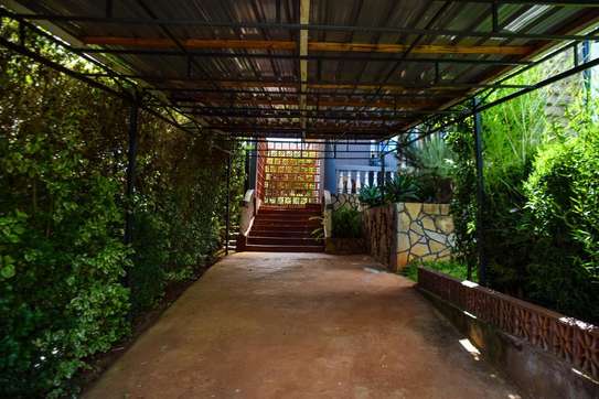 5 Bed Townhouse with En Suite at Off Kiambu Road image 17