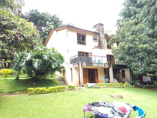4 Bed House with En Suite at Lavington Green image 2