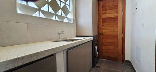 2 Bed Apartment with En Suite in Riverside image 14