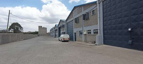 Warehouse in Donholm image 12