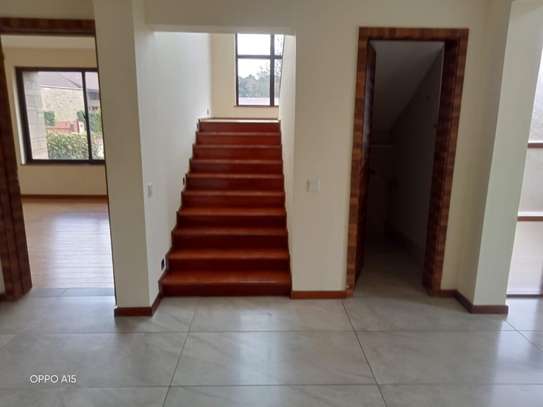 4 Bed Townhouse with En Suite at Rhino Park Road image 5
