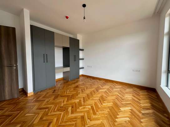 4 Bed Apartment with En Suite at Rosslyn image 32